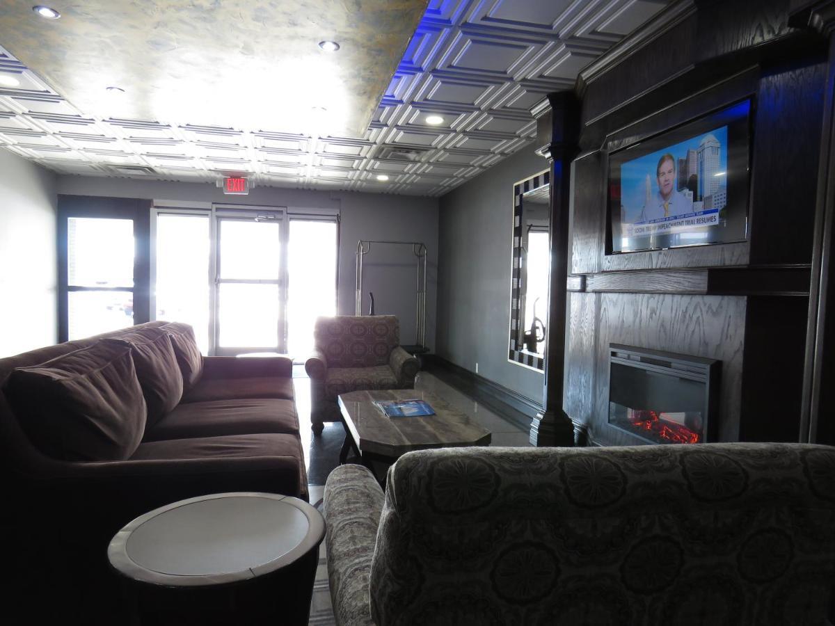 Ferndale American Inn & Suites מראה חיצוני תמונה